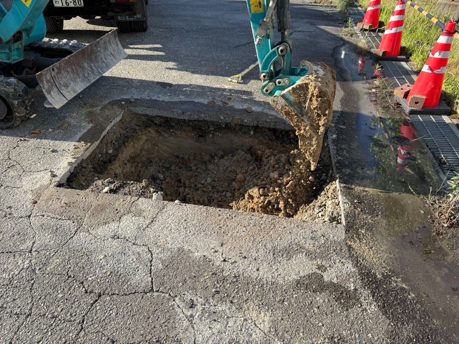 【富山県射水市】企業様敷地内の外部給水配管の水漏れ修理と補修工事