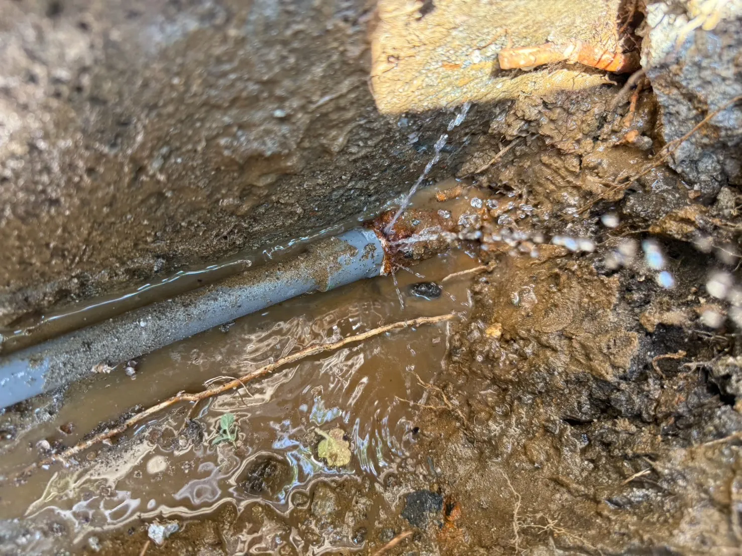 【富山県射水市】塩ビ性ネジ部分の水漏れ修理