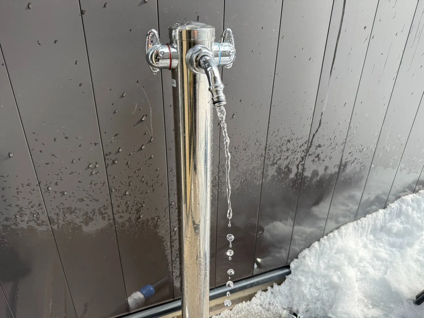 【富山県射水市】凍結による外部水栓の水漏れ修理